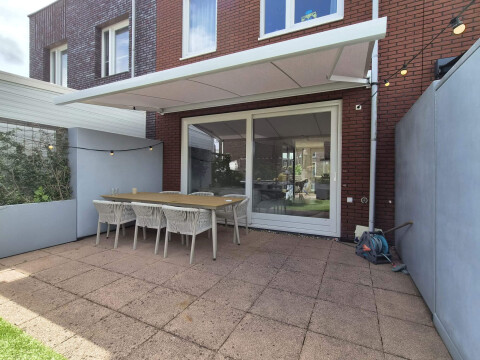 Zonwering buren korting woerden knikarmscherm terras somfy