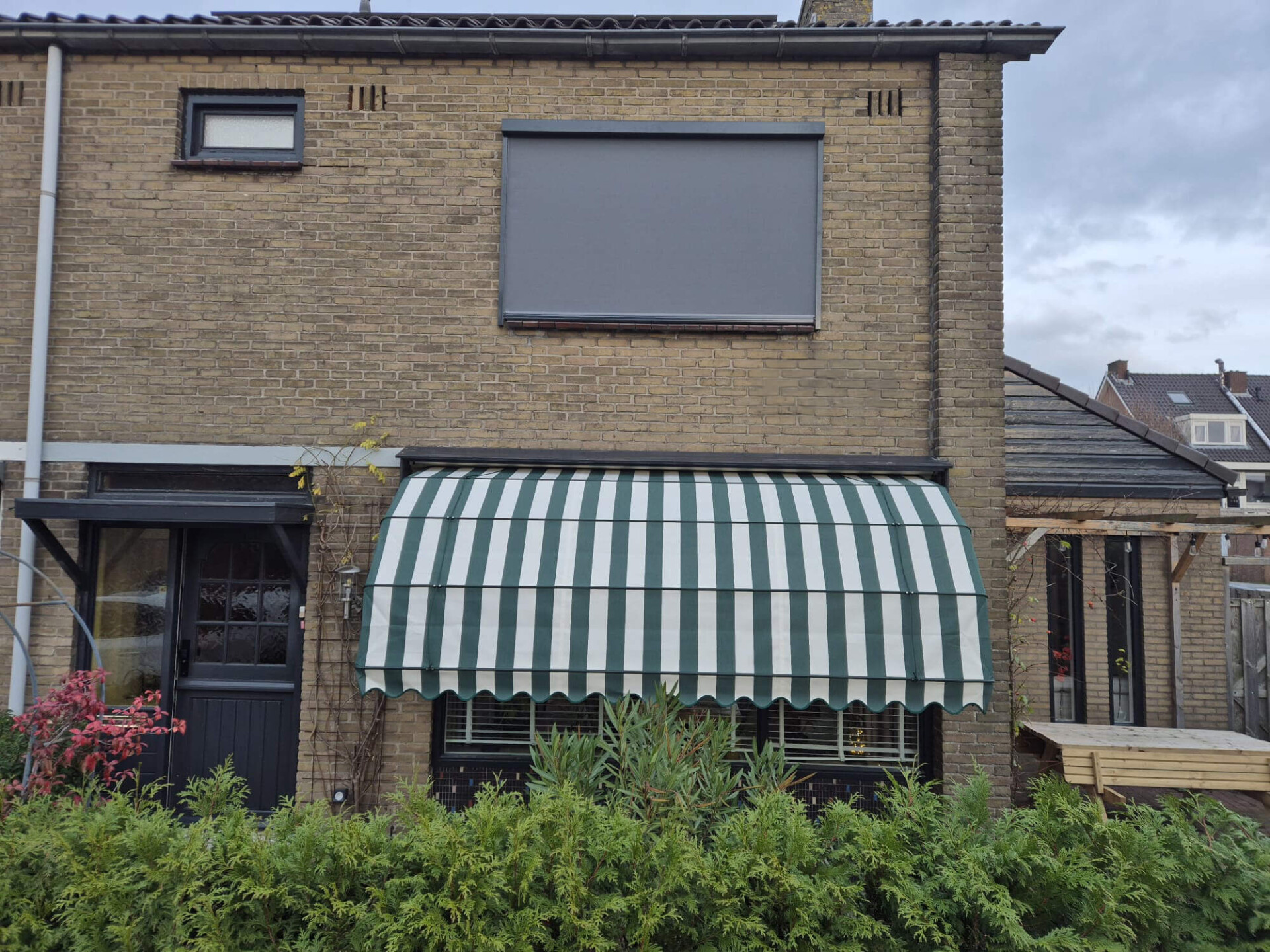 Zonwering montage woerden markies screen windvast doek tourniquet