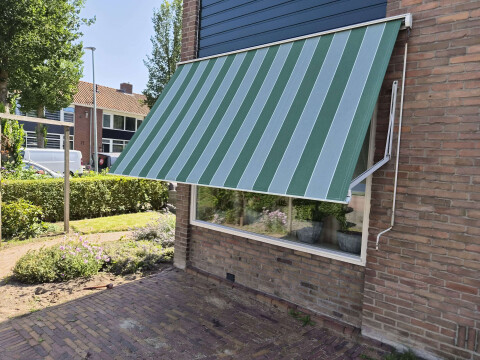 Zonwering onderhoud doek uitvalscherm montage knikarmscherm woerden