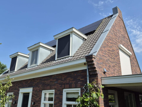 Zonwering rolluiken screens montfoort nieuwbouw somfy windvast slaapkamer