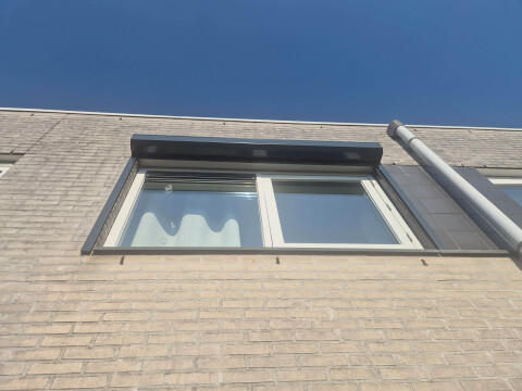 Zonwering rolluiken slaapkamers woerden somfy verduisterend isolerend
